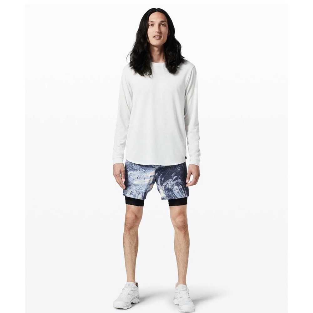 Lululemon Diffract Run Short Lava Print Blue Deni… - image 2